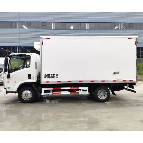 ISUZU 4x2 KV100 Chassis 8Tons Refrigerator Trucks Freezer Van Refrigerator Truck Wagon