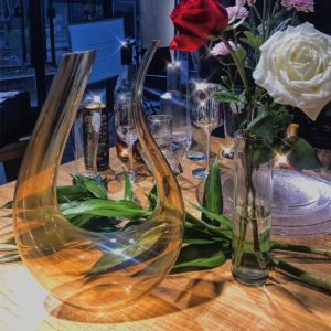 Present Your Loved Ones with Elegant Amber U-Shaped Luxury Red Wine Goblets 100