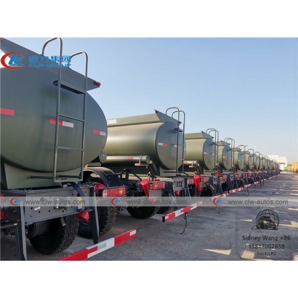 290HP 10000L Sinotruk Howo 4x4 Off Road Fuel Tank Truck