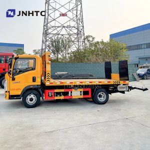 Sinotruk HOWO 4x2 3-8TON Light Flatbed Cargo Wrecker Truck