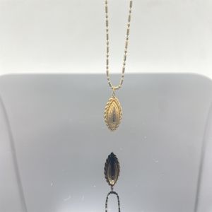 Dainty 18kt Yellow Gold Pendant Necklace