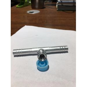 China Through pipe fittings R134a High Low Pressure valve air conditioning Hose fitting A/C Hose fittings with R134a port on sale