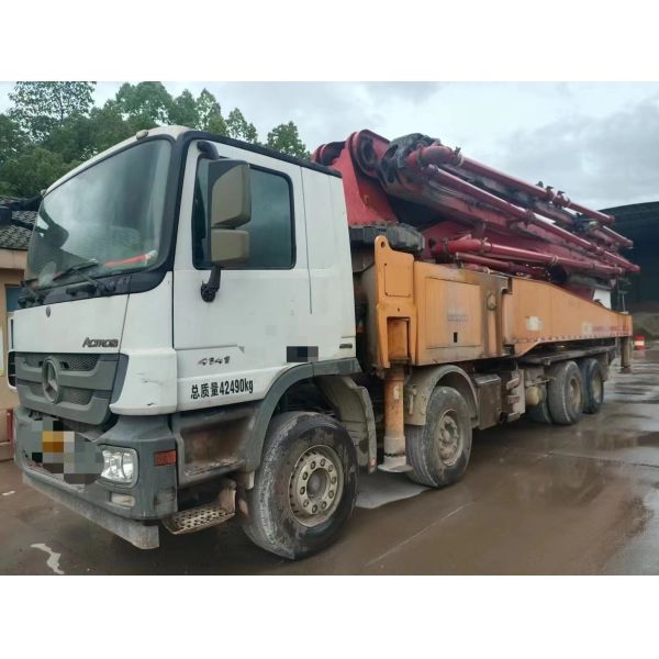 Buy 52m Concrete Pump Truck with 2.6mm Vibrating Amplitude and Good Original Condition at wholesale prices