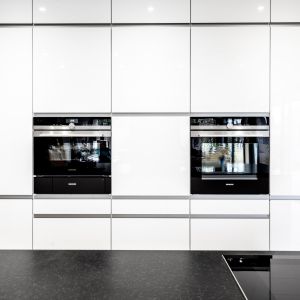 Luxury Scullery Handless Kitchen Cabinet Modern White Plain Lacquer Cupboard