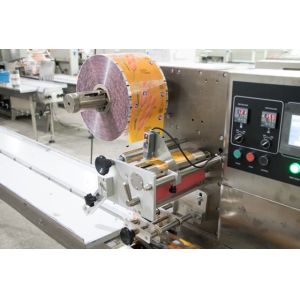 China drug manufacturing machine mask automatic packing snack horizontal