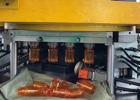 Buy ISBM Machine PET Stretch IBM Blow Moulding Machine 8 CAV PMMA PP 4000BPH at wholesale prices