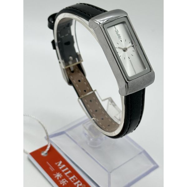 Modern Style Leather Band Quartz Wrist Watch with Water Resistant Feature