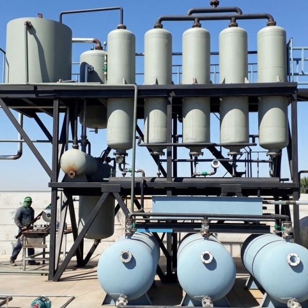 Buy Q245R Boiler Steel Pyrolysis Plastic Oil Refinery Distillation Plant at wholesale prices