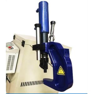 Simple operatation self piercing riveter road sign plate making