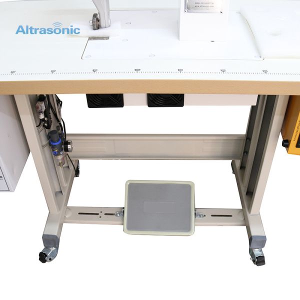 20khz 2000w Ultrasonic Seamless Sealing Machine For NonWoven Fabric