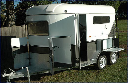 Buy 2 Horse Straight Load Extended- Classic Series at wholesale prices