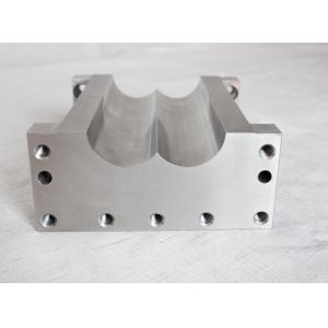 Wear And Corrosion Resistant Twin Screw Extruder Splitting Barrels With Cooling