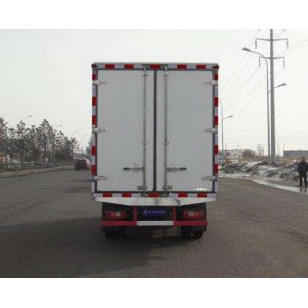 Buy Refrigerated Truck Light Duty Commercial Trucks Wheelbase 3360 Light Green at wholesale prices