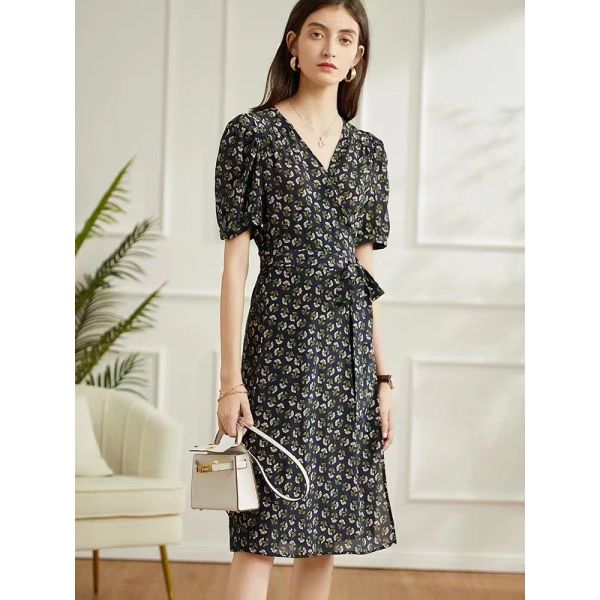 Buy 100% Silk 18MM Spring and Summer New design for Women Fashion Dress at wholesale prices