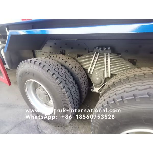 SINOTRUK HOWO Tipper Dump Truck 6 × 4 10 Wheels RHD 380Hp U Type One Warning Light
