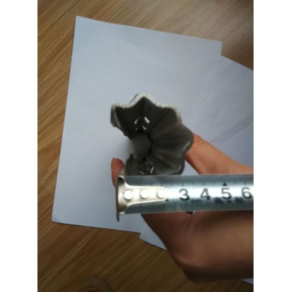 Solid Durable Vineyard Trellis Stakes , Galvanised Metal Fence Posts Eco