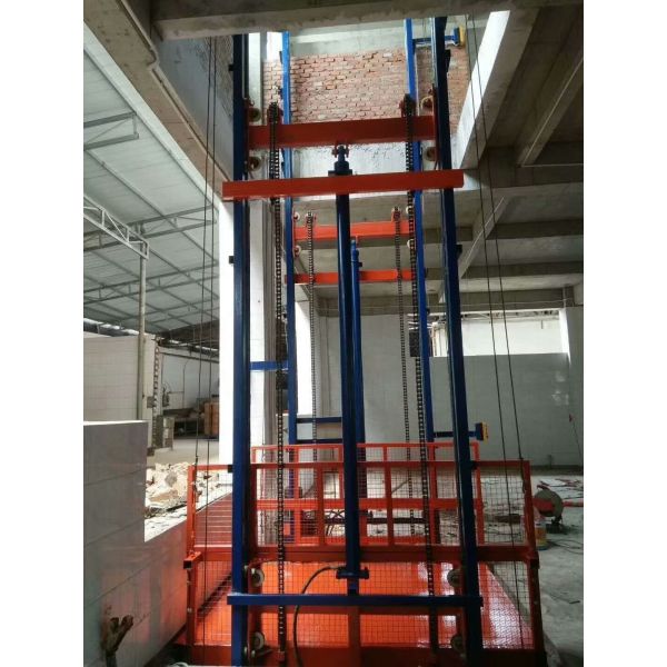 Commercial 2000kgs Hydraulic Cargo Lift Elevator 3m External Goods Lift