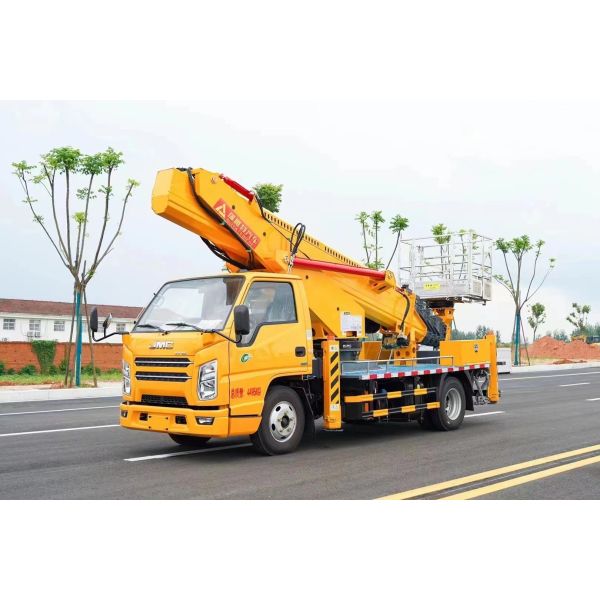 Euro 5 4*2 Diesel Aerial Work Platform Truck Superior Performance With JMC Engine