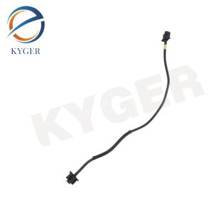 China LR024251 High Quality Auto Parts Expansion Tank Radiator Hose  BJ32-8C012-AC For Range Rover Evoque 2012 on sale