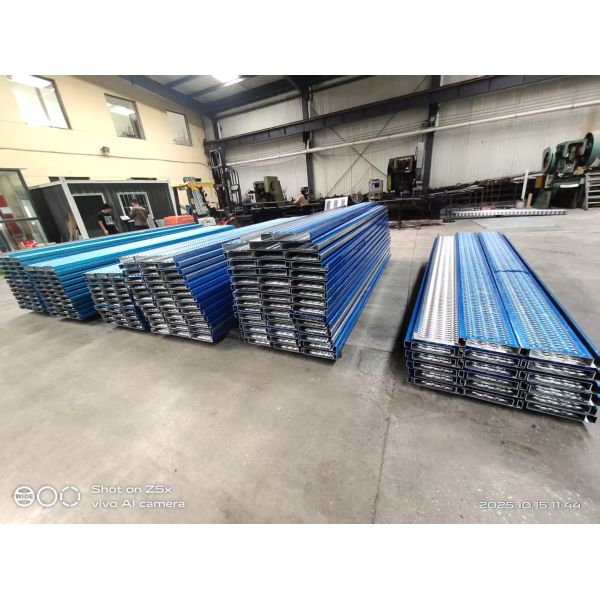 Diamond Pattern Grip Strut Grating with Slip Resistance and Corrosion Resistance for Safety Applications