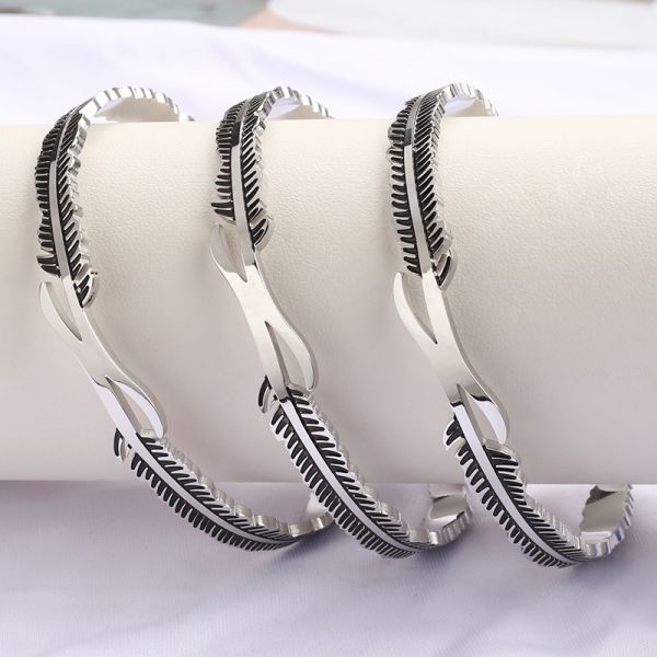 Fashion feather titanium steel bracelet female C-shaped open stainless steel jewelry cross-border gift wholesale