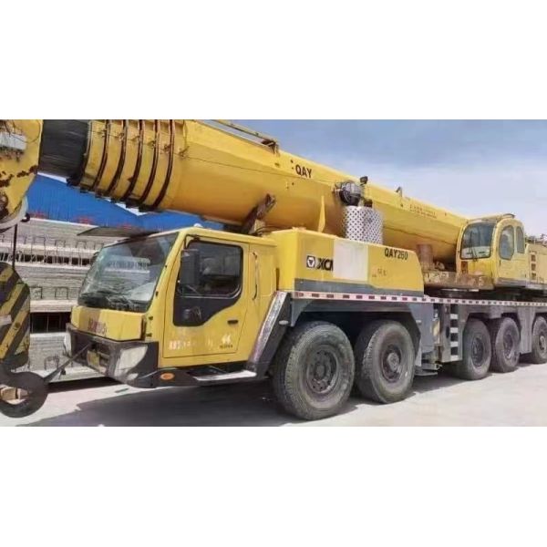 260t Truck Crane Mobile Crane Hydraulic Crane for Sale at Good Price
