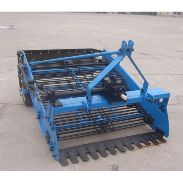 Model 4U harvest of yams