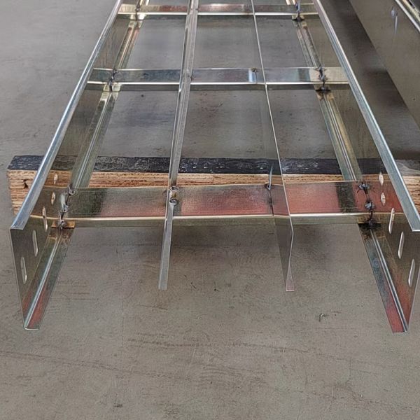 3m Length Cable Metal Tray Silver Wall Mounted Wireway Cable Tray