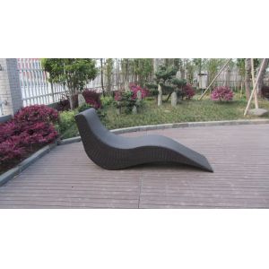 Hand-Woven Luxury Rattan Sun Lounger , PE Wicker Chaise Lounge