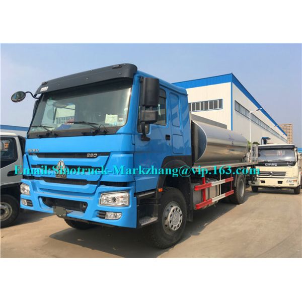 Buy SINOTRUK HOWO12000L Asphalt Sprayer Equipment / Bitumen Sprayer Truck Automatic at wholesale prices
