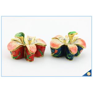 Metal Material Beautiful Flower Shape Crystal Trinket Box SCJ564