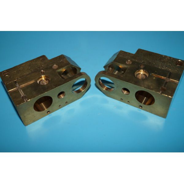 High quality C5.072.201 C5.072.202 CD102 SM102 housing side lay DS and OS printing machines spare parts