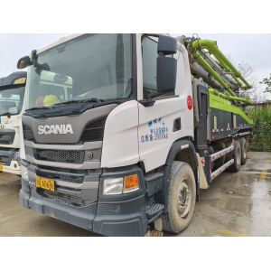 China 2020 Zoomlion 52M Concrete Pump Truck with 180 m³/h Pumping Capacity and 13.8 MPa Pump Pressure on sale