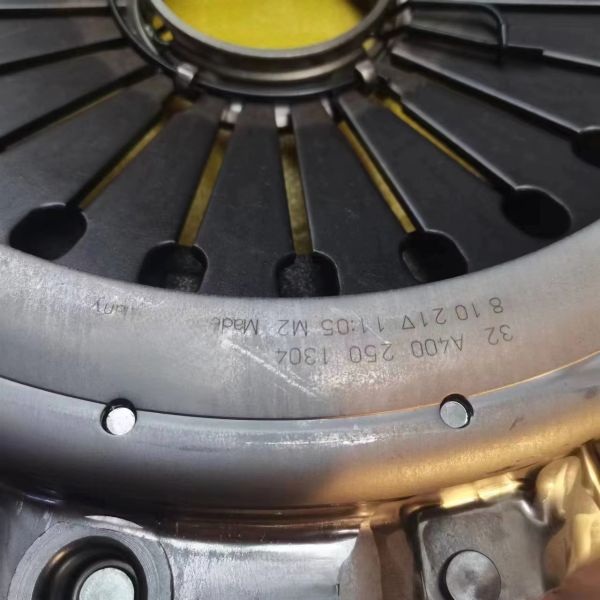 Standard Size A400 250 1304 Clutch Plate Assembly for F3000 Heavy Truck Parts Engine