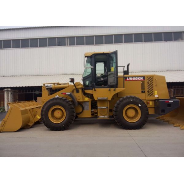 Diesel XCMG Front End Wheel Loader , 4 Ton Loading Weight Compact Tractor Loader LW400KN