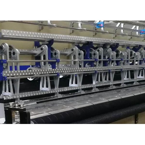1000RPM Industrial Multi Needle Shuttle Quilting Machine For Quilts And Garments