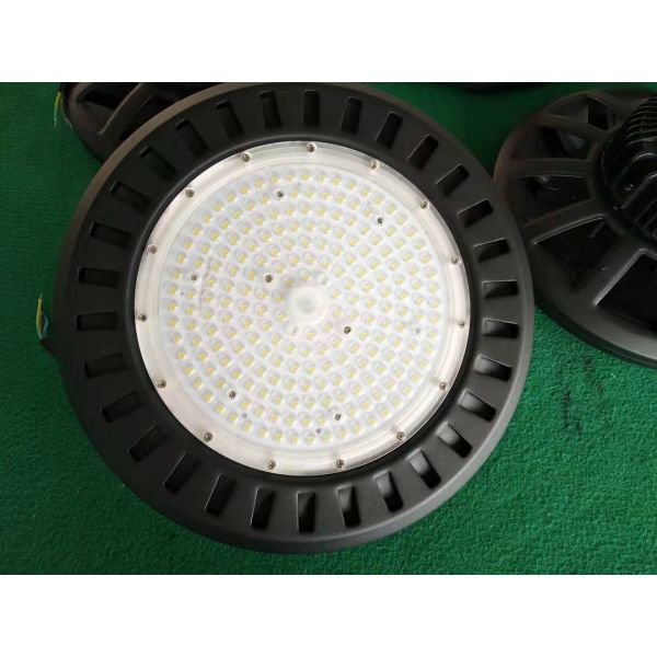 100W 150W Waterproof IP65 Ufo High Bay Light