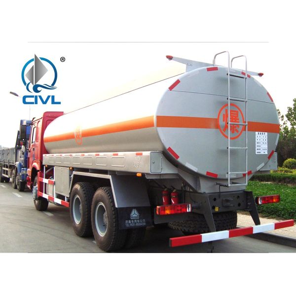Large Liquid Tanker Truck , Sinotruk Howo7 Oil Tank Truck 20 - 25m3 With Pipe And Pump 6x4
