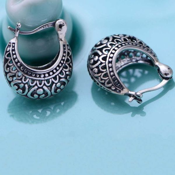 Vintage Hollowing Out Engraved Designs Sterling Silver Hoop Earring (051071W)
