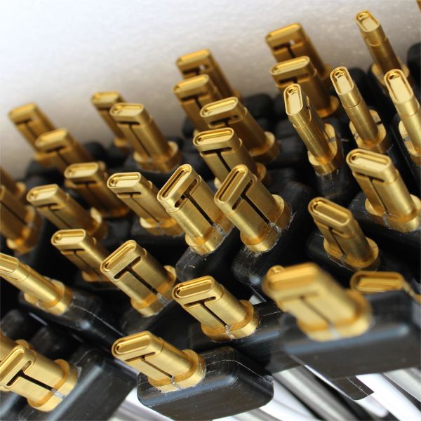 Pulse Plastic Heat Staking Weld Tech Cylinder Heads Riveting Process For Strip Formation