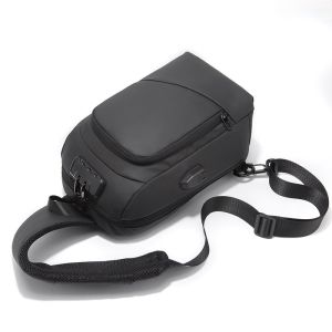 ISO9001 Anti Theft Lock Crossbody Chest Sling Bag For Men 19*12*31cm
