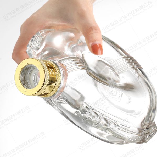 Accptable OEM/ODM Custom Clear Glass Bottle for Liquor Wine Whisky Vodka Spirit Clear