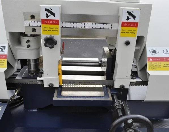 CE ISO certificate hydraulic GH4228 Double Column Horizontal Metal Band Saw Machine for sale