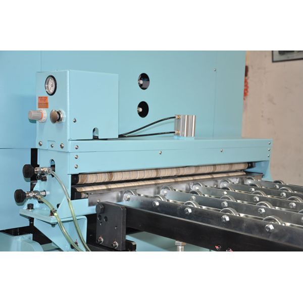 Double Servo NC Roll Feeder Decoiling And Straightening Machine Stainless Steel Strip Stamping