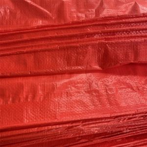 Oilproof PE Tarpaulin in Customized Color for Waterproofing and Sun Protection