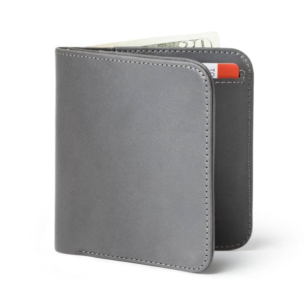 Daily Used Men's Real Leather Bifold Wallet with RFID Protection and Minimalist Design