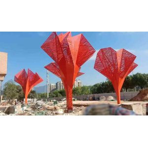 Red Baking Varnish 4.5M Height Garden Ornaments Statues