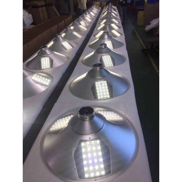 153.6WH 12.8V Battery Outdoor Solar Floodlight IP65 For Landscape