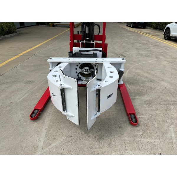Buy 500kg 1.6m  Paper Roll Semi Electric Stacker PU Wheel at wholesale prices