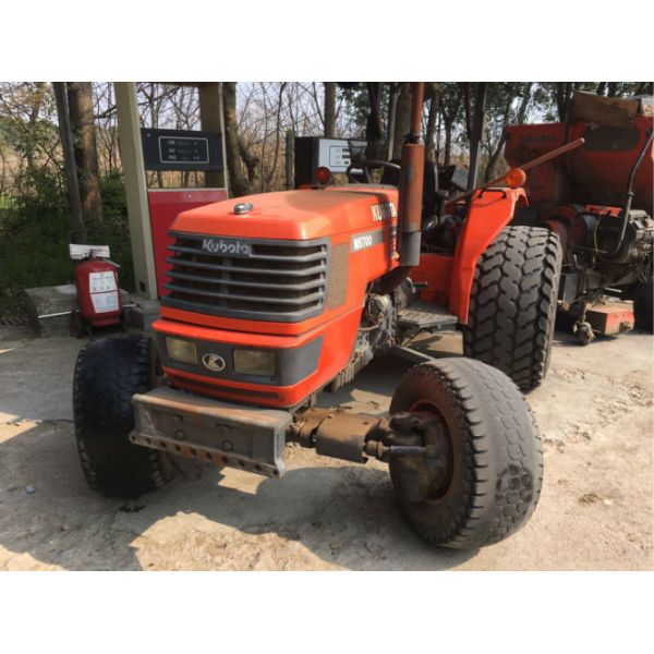 Buy Japan Made Kubota M5700 62HP Used Motor Grader With Drive Type MFWD at wholesale prices